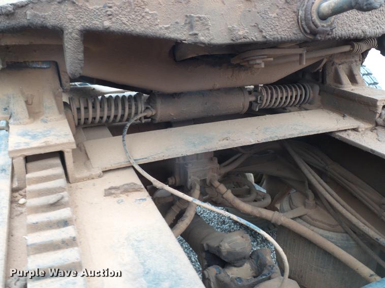 image for item BJ9922 1993 Freightliner FLD112 semi truck