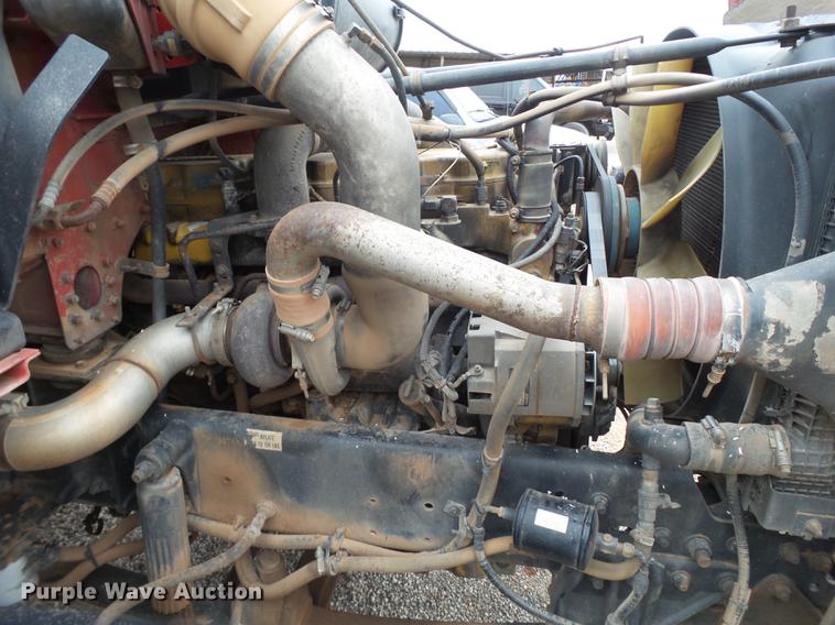 image for item BJ9922 1993 Freightliner FLD112 semi truck