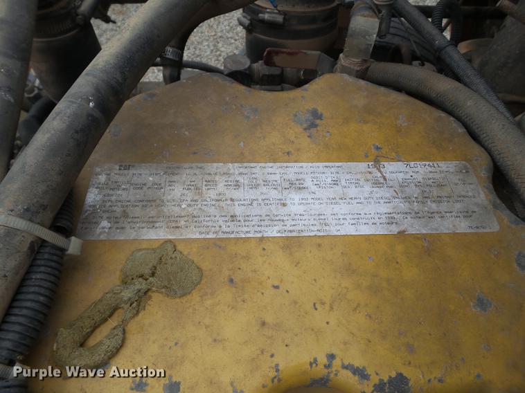 image for item BJ9922 1993 Freightliner FLD112 semi truck