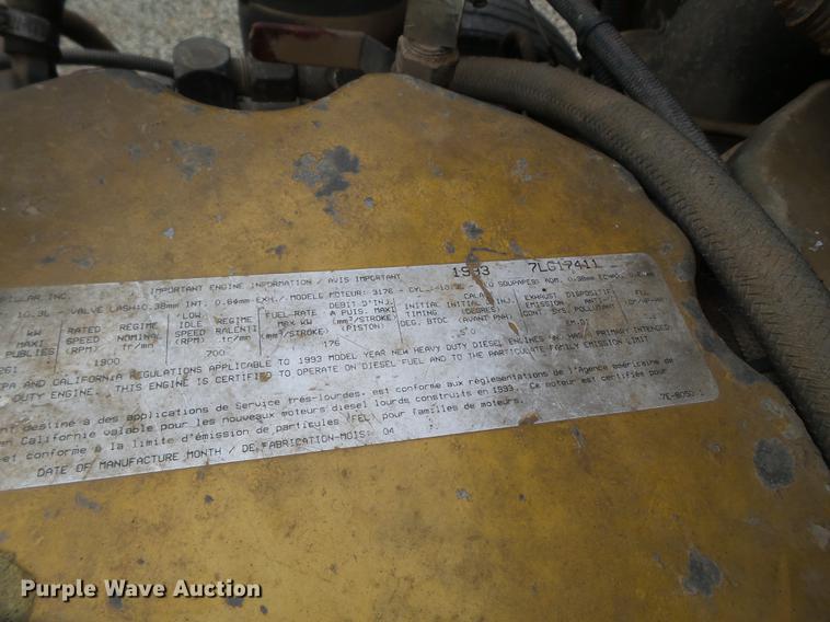 image for item BJ9922 1993 Freightliner FLD112 semi truck