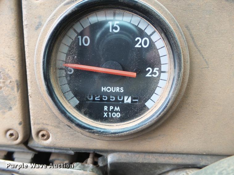 image for item BJ9922 1993 Freightliner FLD112 semi truck