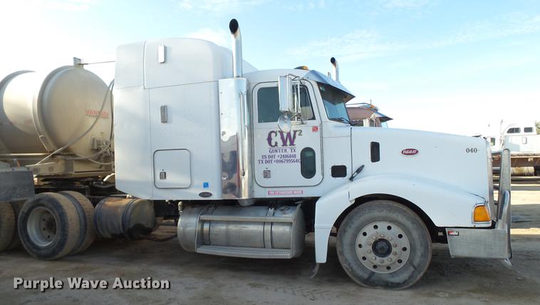 image for item BJ9932 1999 Peterbilt 377 semi truck