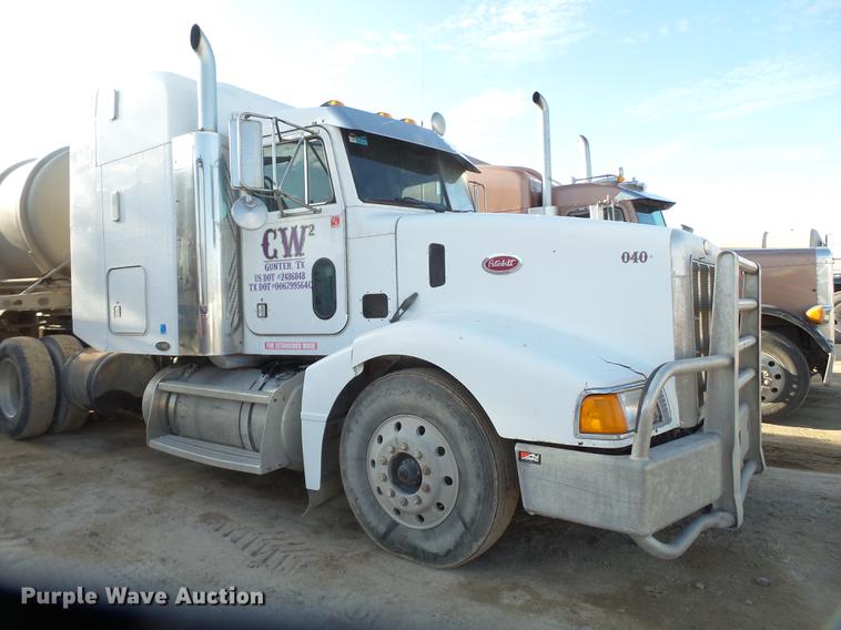 image for item BJ9932 1999 Peterbilt 377 semi truck