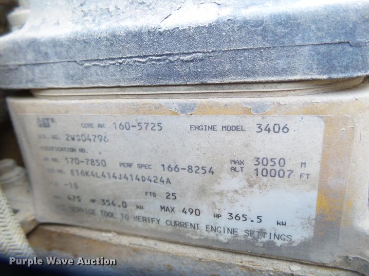 image for item BJ9932 1999 Peterbilt 377 semi truck