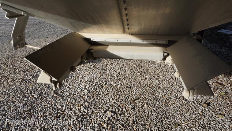 image for item DA1476 2015 Timpte double hopper grain trailer