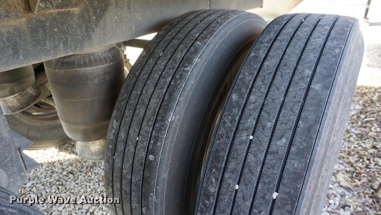 image for item DA1476 2015 Timpte double hopper grain trailer