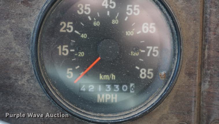 image for item DA1479 1991 Freightliner FLD112 semi truck