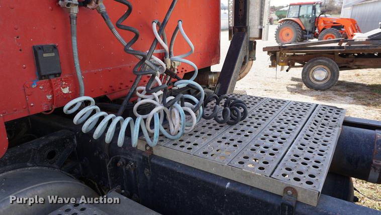 image for item DA1479 1991 Freightliner FLD112 semi truck