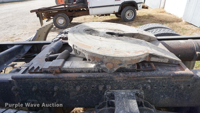 image for item DA1479 1991 Freightliner FLD112 semi truck