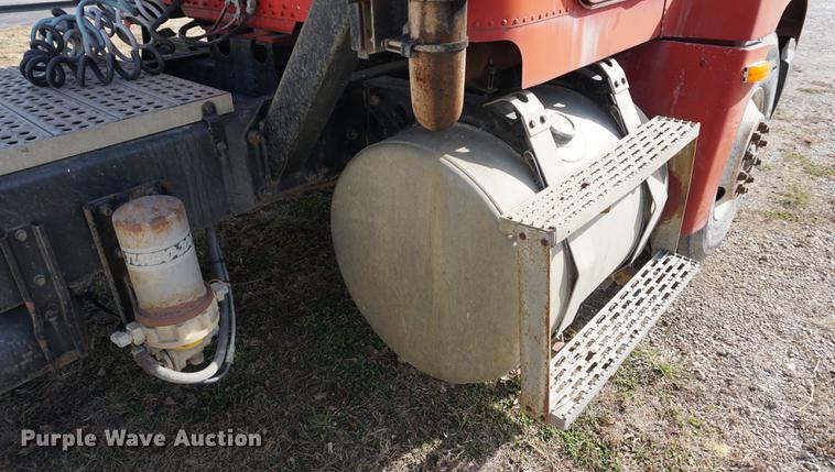 image for item DA1479 1991 Freightliner FLD112 semi truck