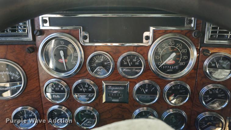 image for item DA1499 1999 Peterbilt 377 semi truck