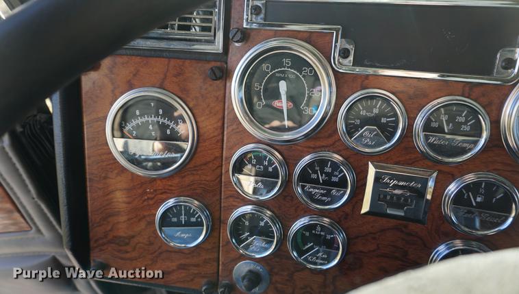 image for item DA1499 1999 Peterbilt 377 semi truck