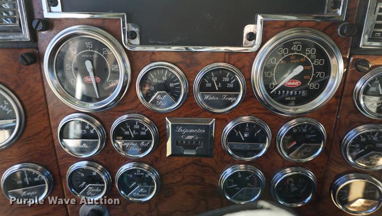 image for item DA1499 1999 Peterbilt 377 semi truck