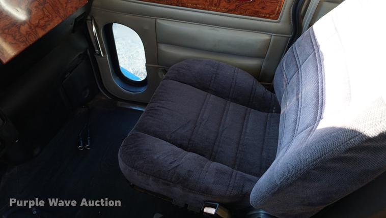 image for item DA1499 1999 Peterbilt 377 semi truck