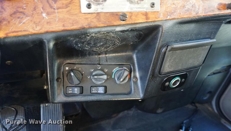 image for item DA1499 1999 Peterbilt 377 semi truck