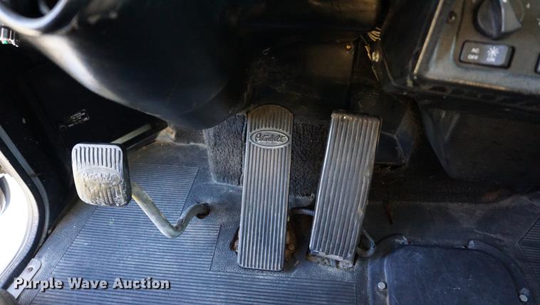 image for item DA1499 1999 Peterbilt 377 semi truck