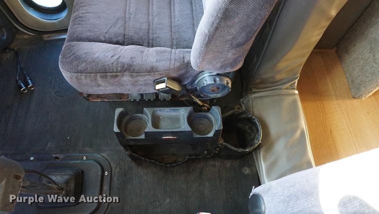 image for item DA1499 1999 Peterbilt 377 semi truck