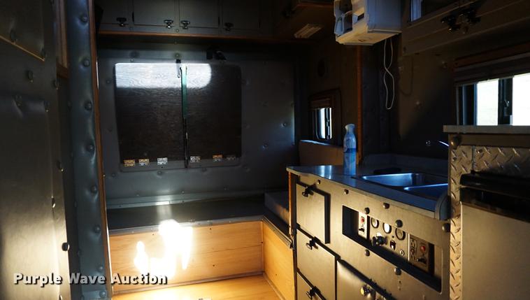 image for item DA1499 1999 Peterbilt 377 semi truck