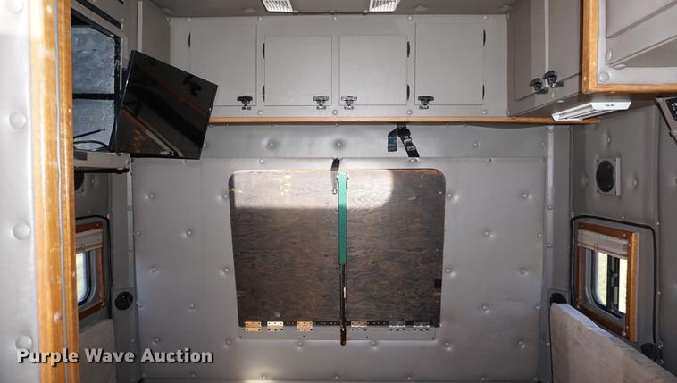 image for item DA1499 1999 Peterbilt 377 semi truck