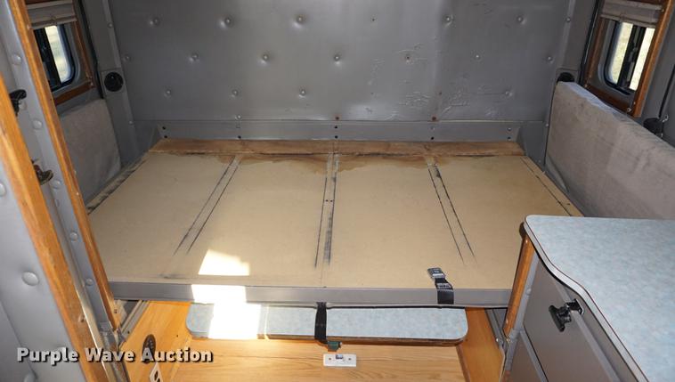 image for item DA1499 1999 Peterbilt 377 semi truck