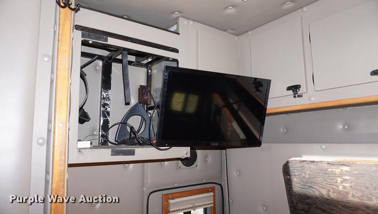 image for item DA1499 1999 Peterbilt 377 semi truck