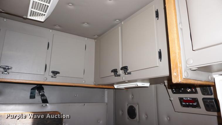 image for item DA1499 1999 Peterbilt 377 semi truck