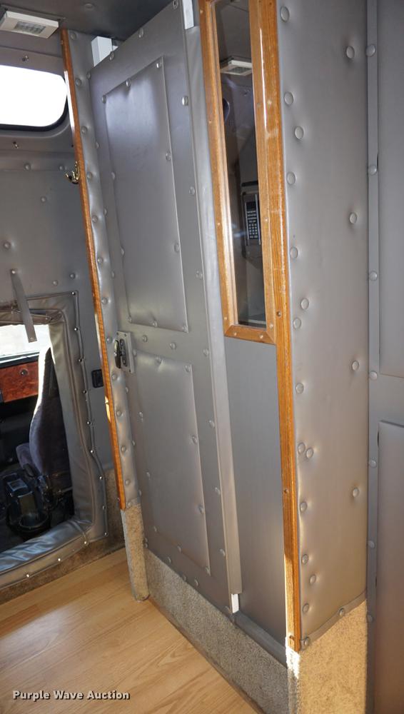 image for item DA1499 1999 Peterbilt 377 semi truck