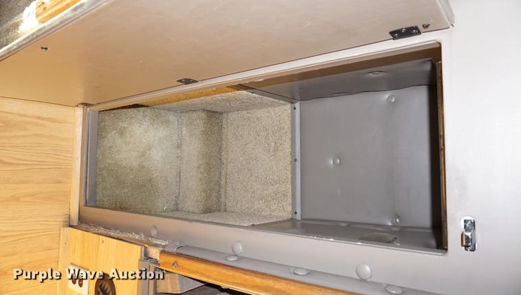 image for item DA1499 1999 Peterbilt 377 semi truck