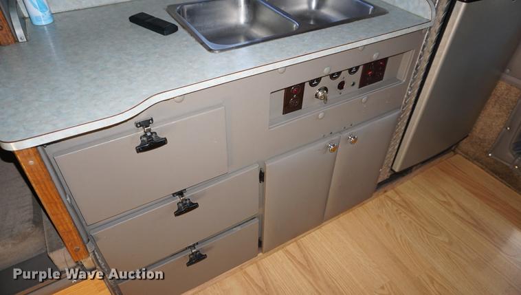 image for item DA1499 1999 Peterbilt 377 semi truck