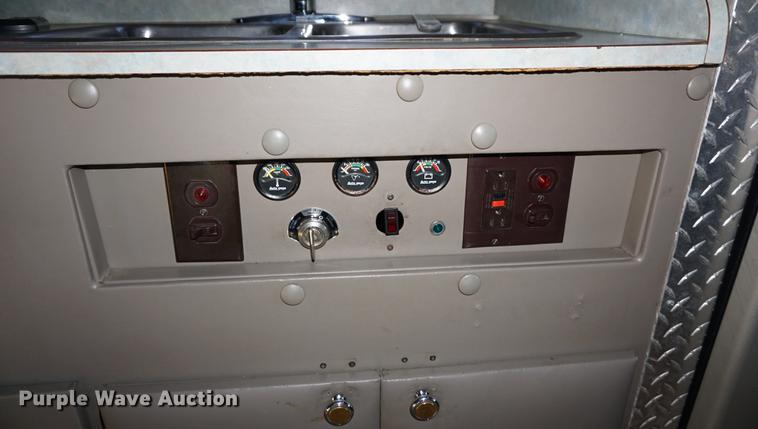 image for item DA1499 1999 Peterbilt 377 semi truck