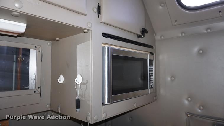 image for item DA1499 1999 Peterbilt 377 semi truck