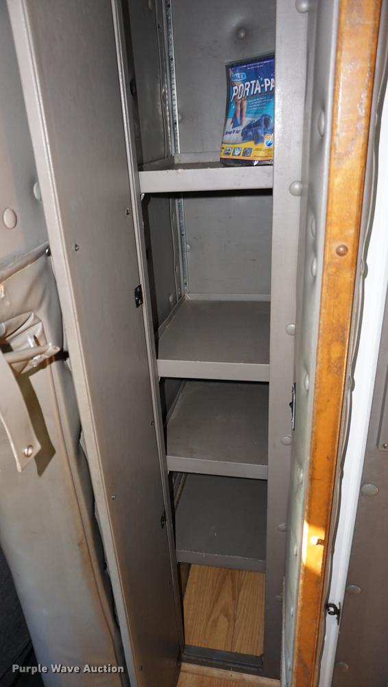 image for item DA1499 1999 Peterbilt 377 semi truck