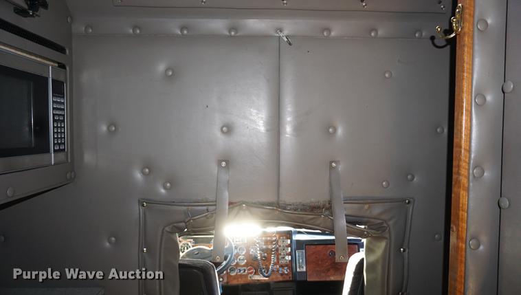 image for item DA1499 1999 Peterbilt 377 semi truck