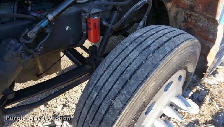 image for item DA1499 1999 Peterbilt 377 semi truck