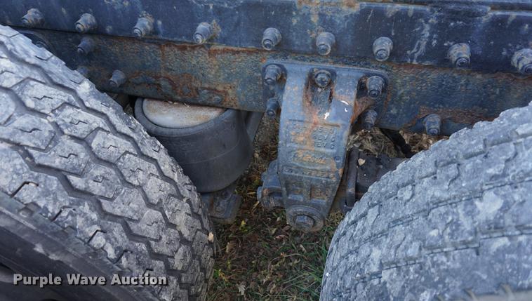 image for item DA1499 1999 Peterbilt 377 semi truck