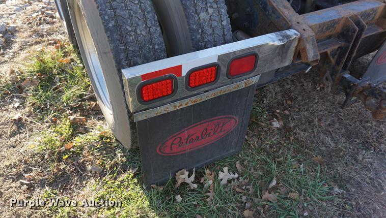 image for item DA1499 1999 Peterbilt 377 semi truck