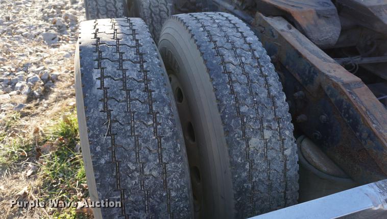 image for item DA1499 1999 Peterbilt 377 semi truck