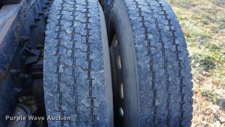 image for item DA1499 1999 Peterbilt 377 semi truck