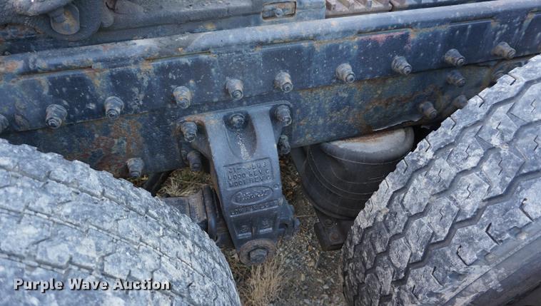 image for item DA1499 1999 Peterbilt 377 semi truck