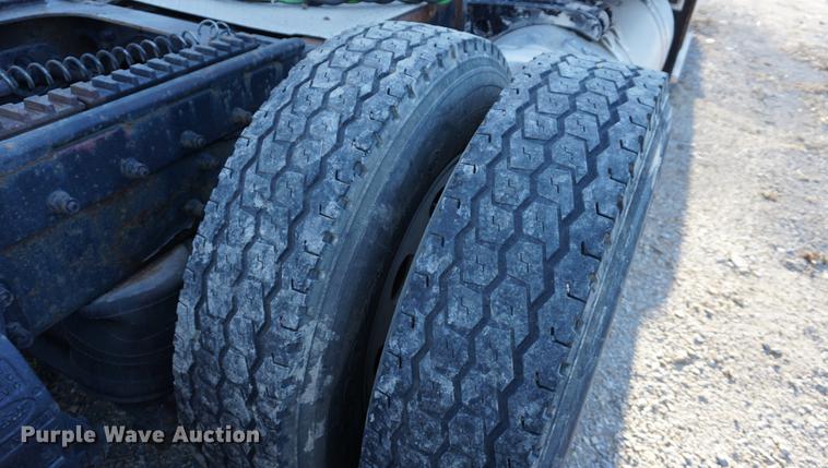 image for item DA1499 1999 Peterbilt 377 semi truck