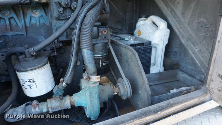 image for item DA1499 1999 Peterbilt 377 semi truck