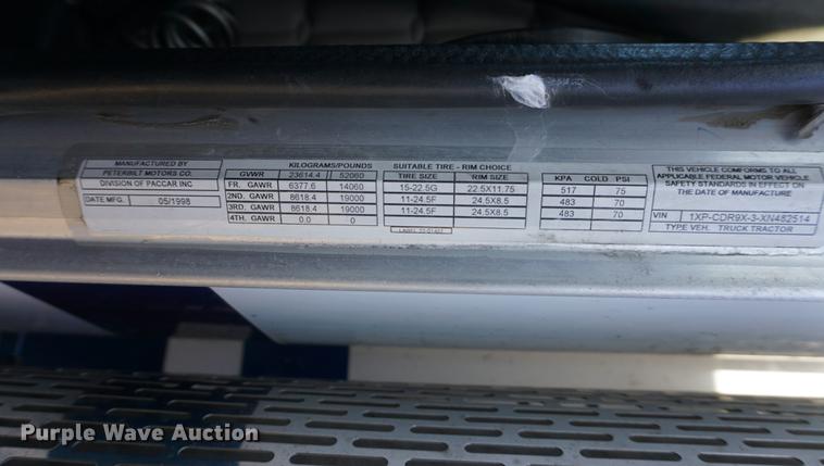 image for item DA1499 1999 Peterbilt 377 semi truck