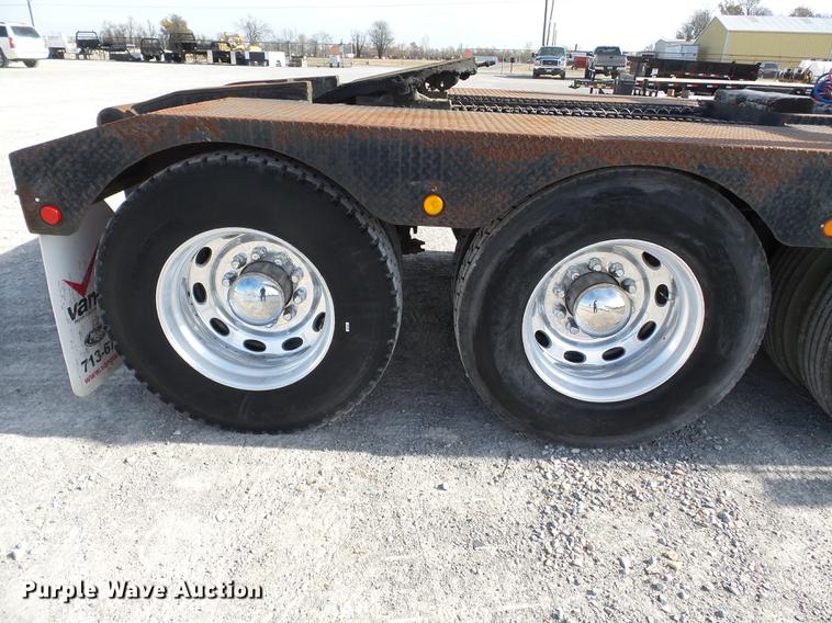 image for item DA2434 2009 Peterbilt 388 semi truck