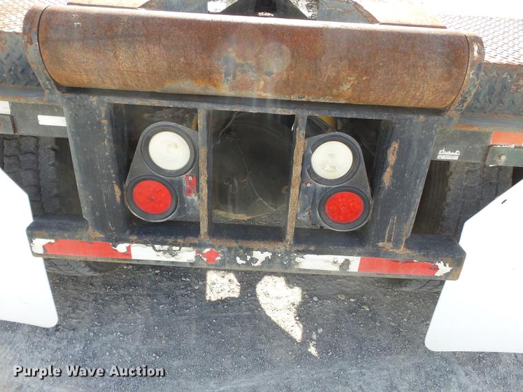 image for item DA2434 2009 Peterbilt 388 semi truck