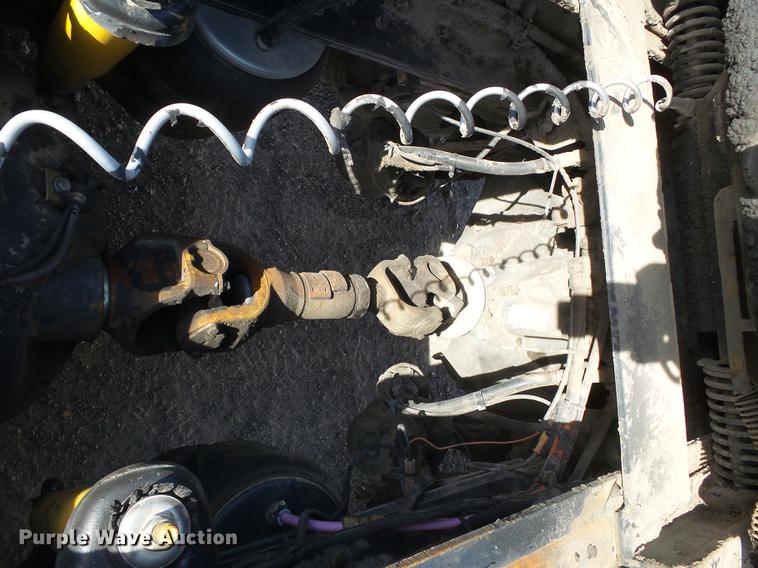 image for item DA2434 2009 Peterbilt 388 semi truck