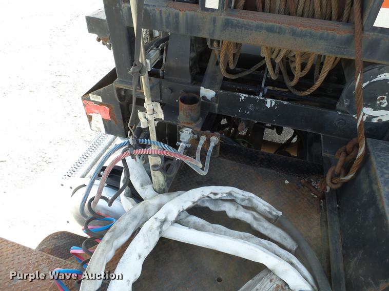 image for item DA2434 2009 Peterbilt 388 semi truck