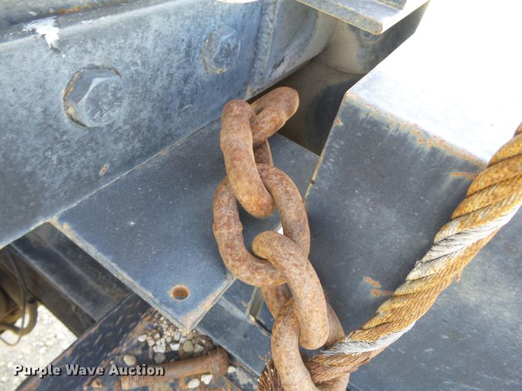 image for item DA2434 2009 Peterbilt 388 semi truck