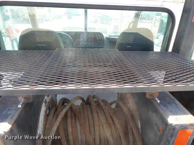 image for item DA2434 2009 Peterbilt 388 semi truck