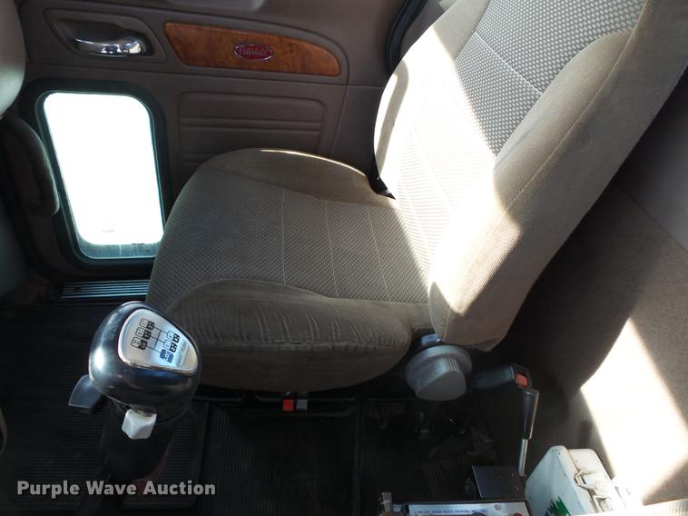 image for item DA2434 2009 Peterbilt 388 semi truck