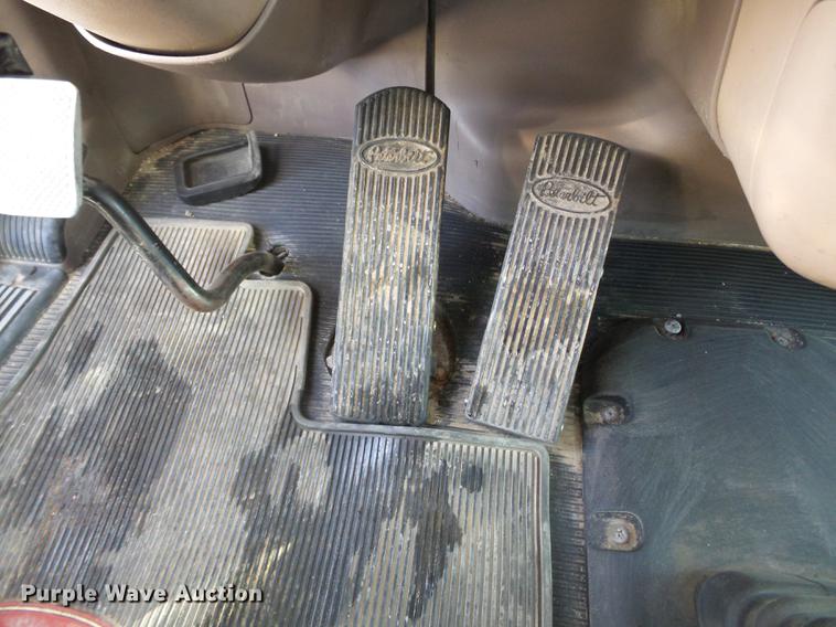 image for item DA2434 2009 Peterbilt 388 semi truck